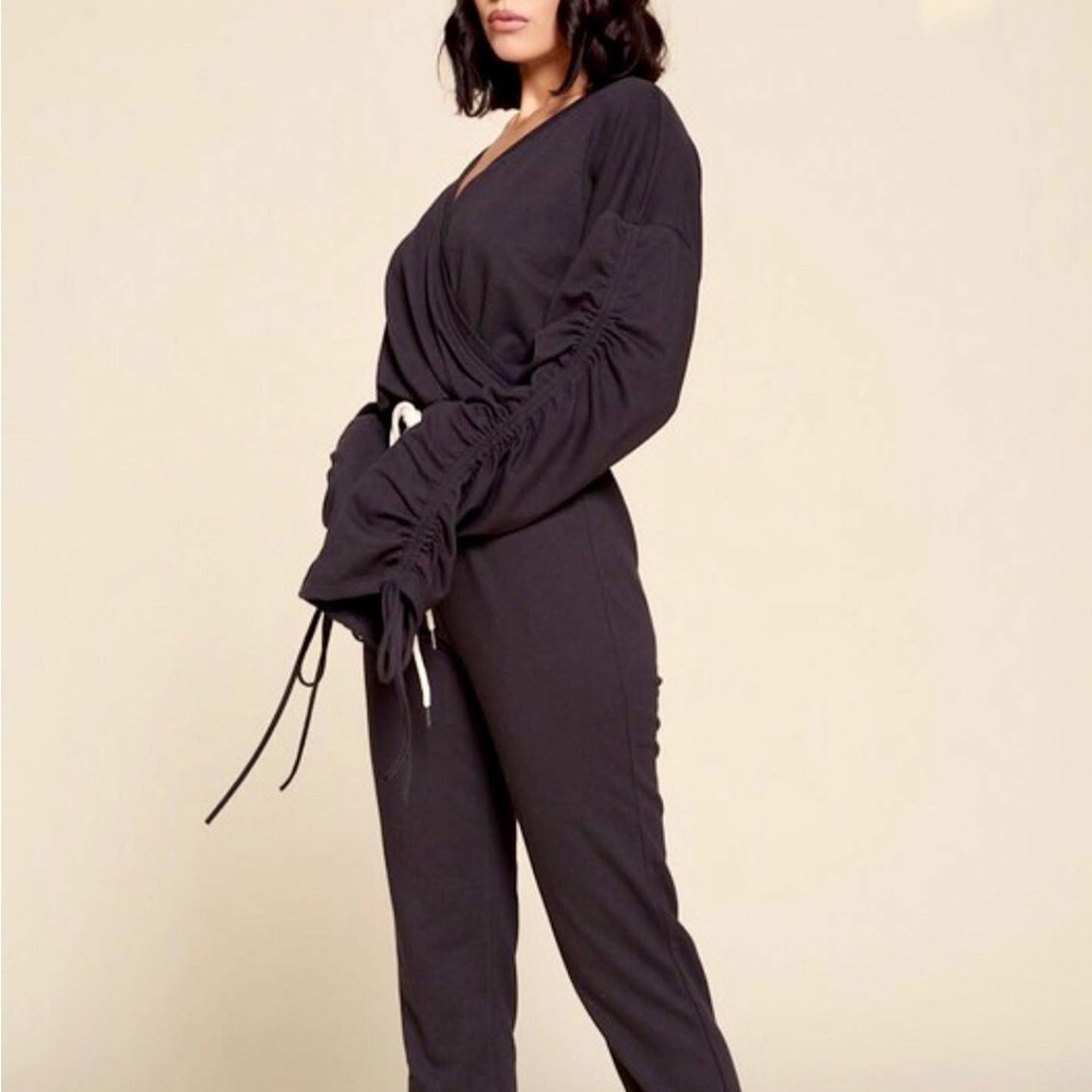 NWT Philanthropy Wrap Jumpsuit in Black – Anthropologie – Size M